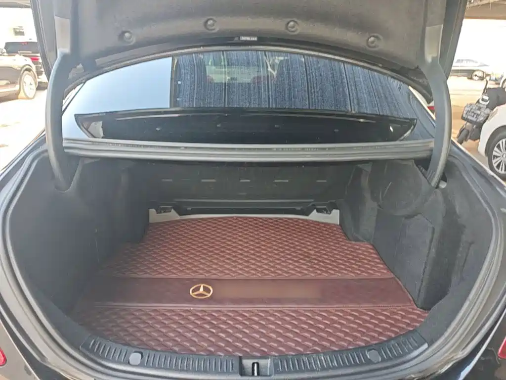 Mercedes-Benz E-Class — миниатюра 19