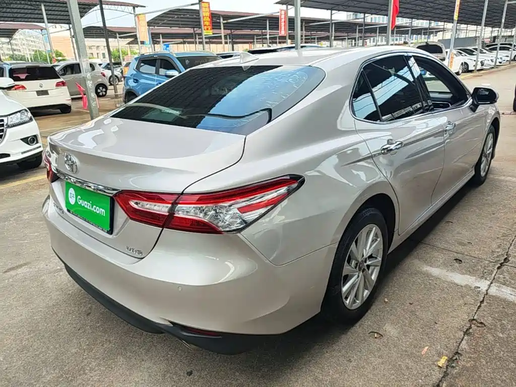 Toyota Camry — миниатюра 7
