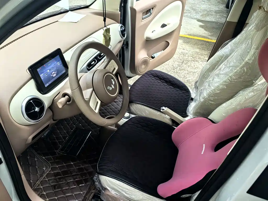 Wuling MINIEV — миниатюра 4