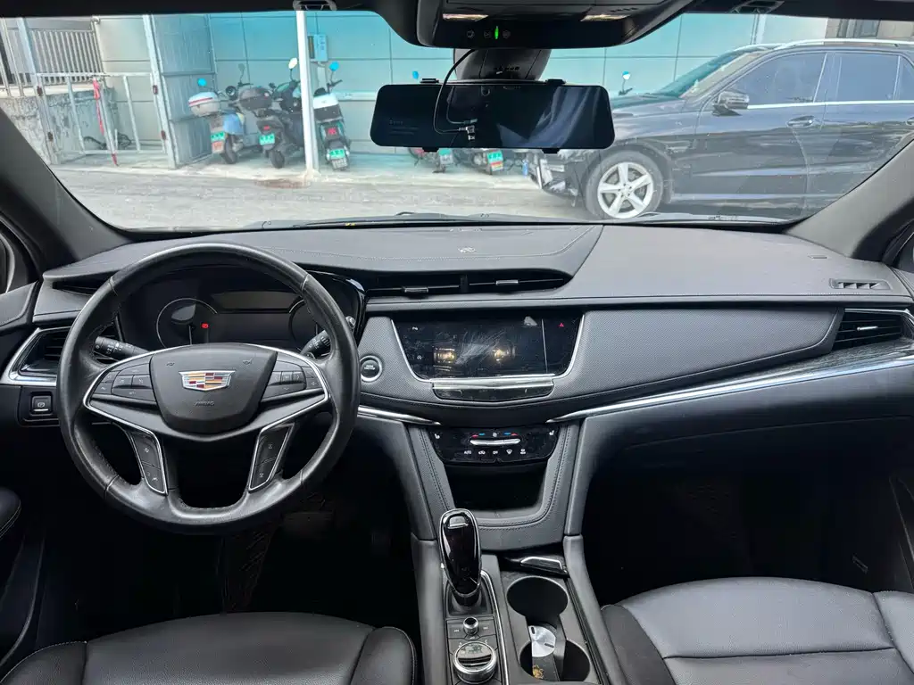 Cadillac XT5 — миниатюра 6