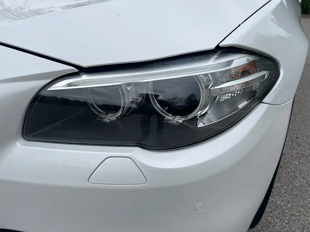 BMW 5 Series — миниатюра 14