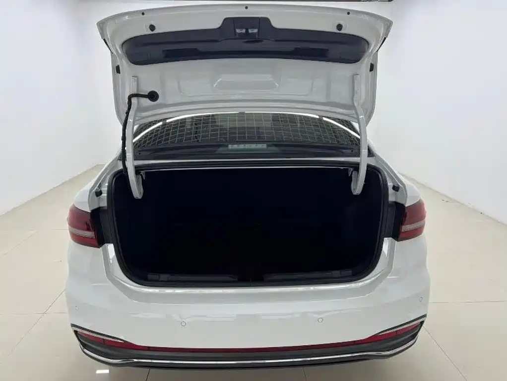 Volkswagen Lavida — миниатюра 8