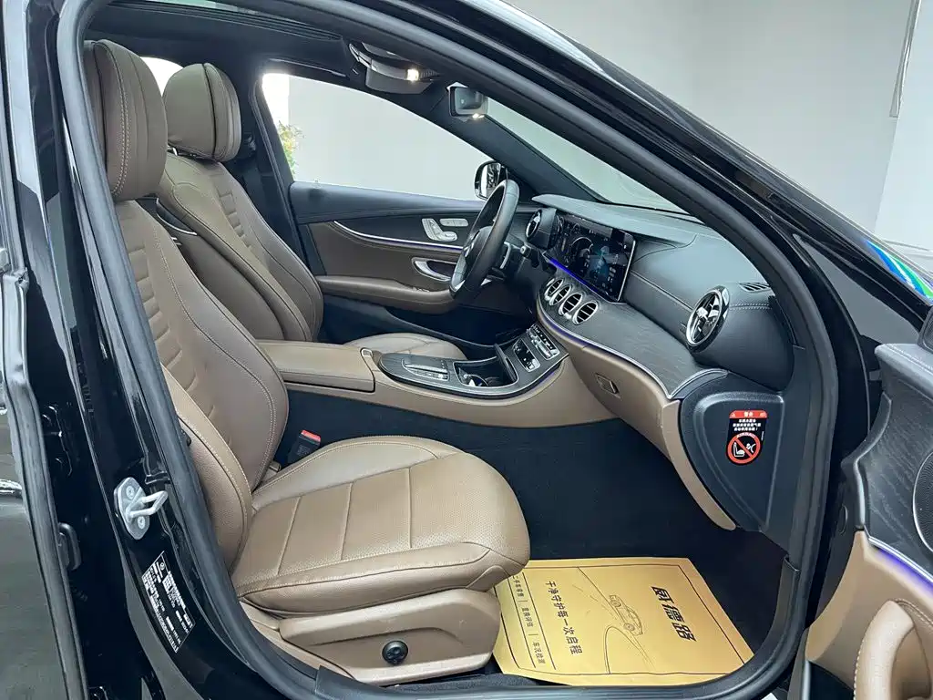 Mercedes-Benz E-Class — миниатюра 16