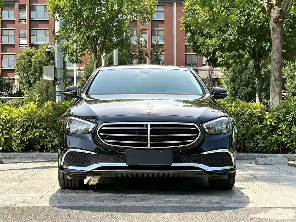 Mercedes-Benz E-Class — миниатюра 3