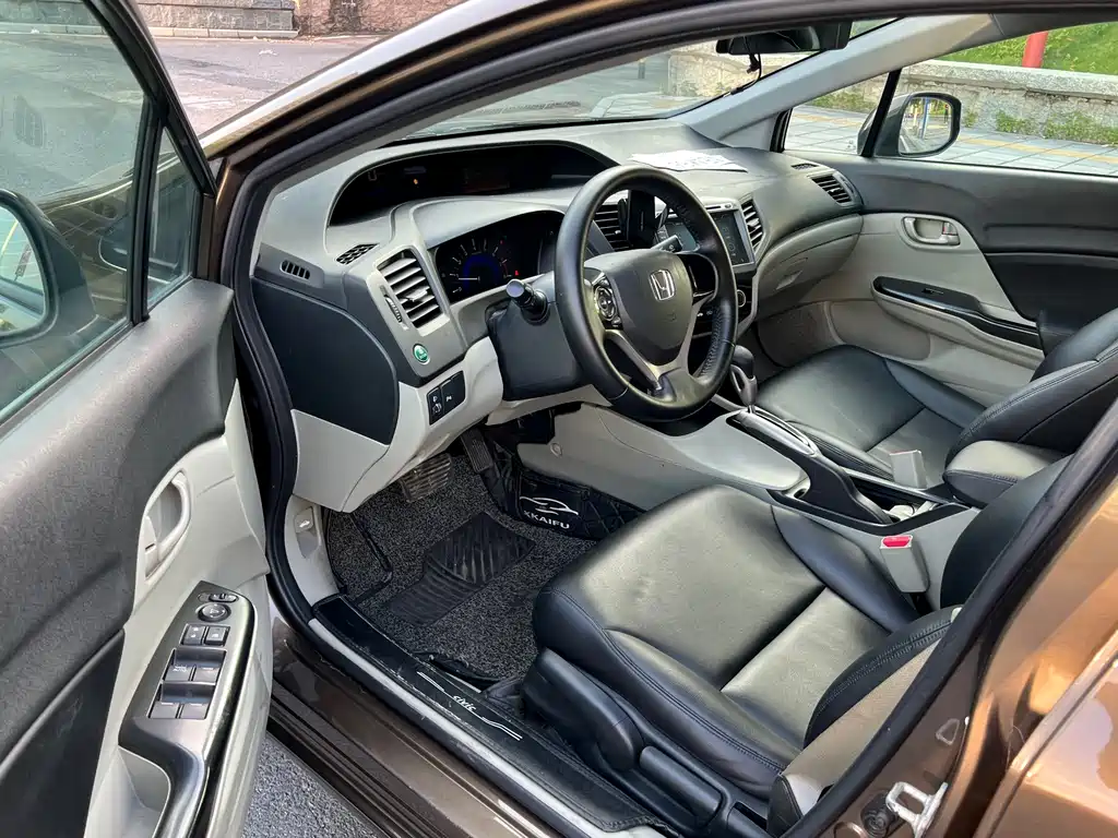 Honda Civic — миниатюра 9
