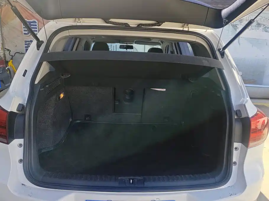 Volkswagen Tiguan — миниатюра 4