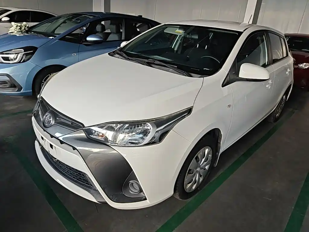 Toyota Yaris L — миниатюра 2