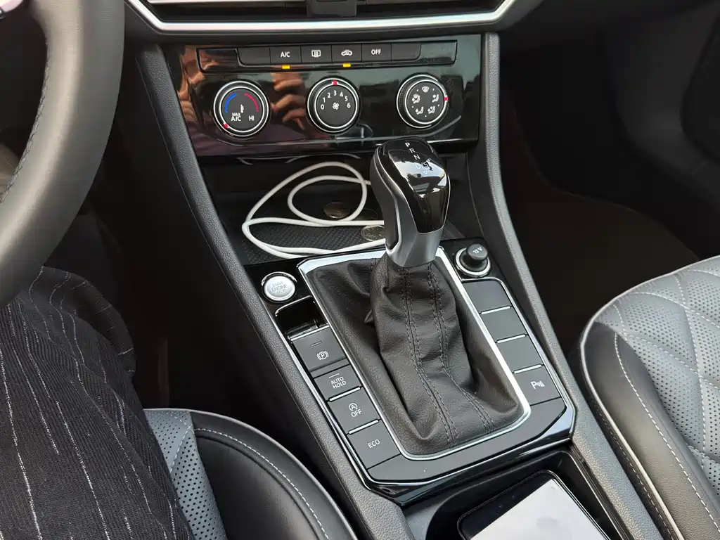 Volkswagen Sagitar — миниатюра 7