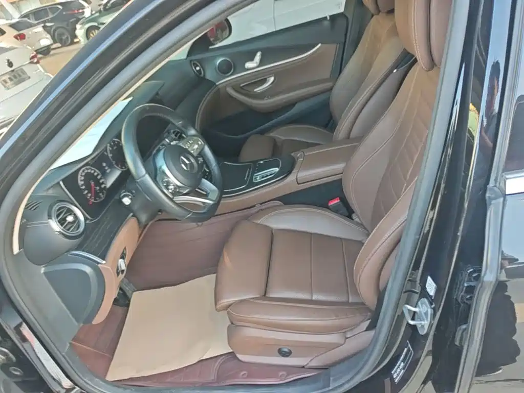 Mercedes-Benz E-Class — миниатюра 15