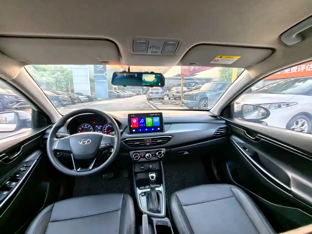 Hyundai Elantra — миниатюра 11