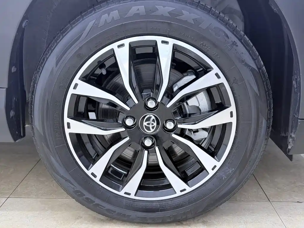 Toyota Yaris L — миниатюра 25
