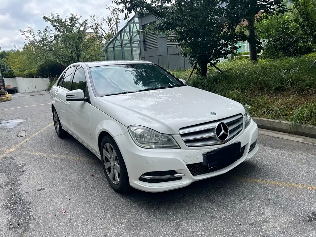 Mercedes-Benz C-Class — миниатюра 3