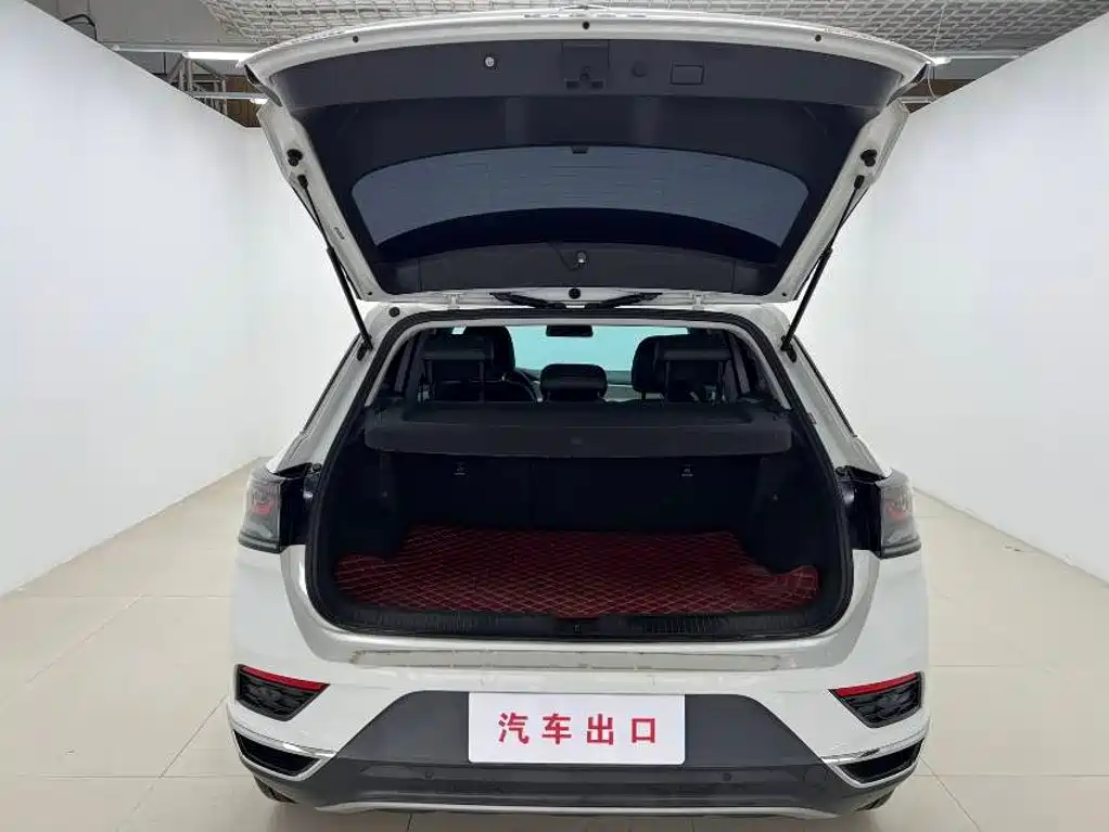 Volkswagen T-Roc — миниатюра 8