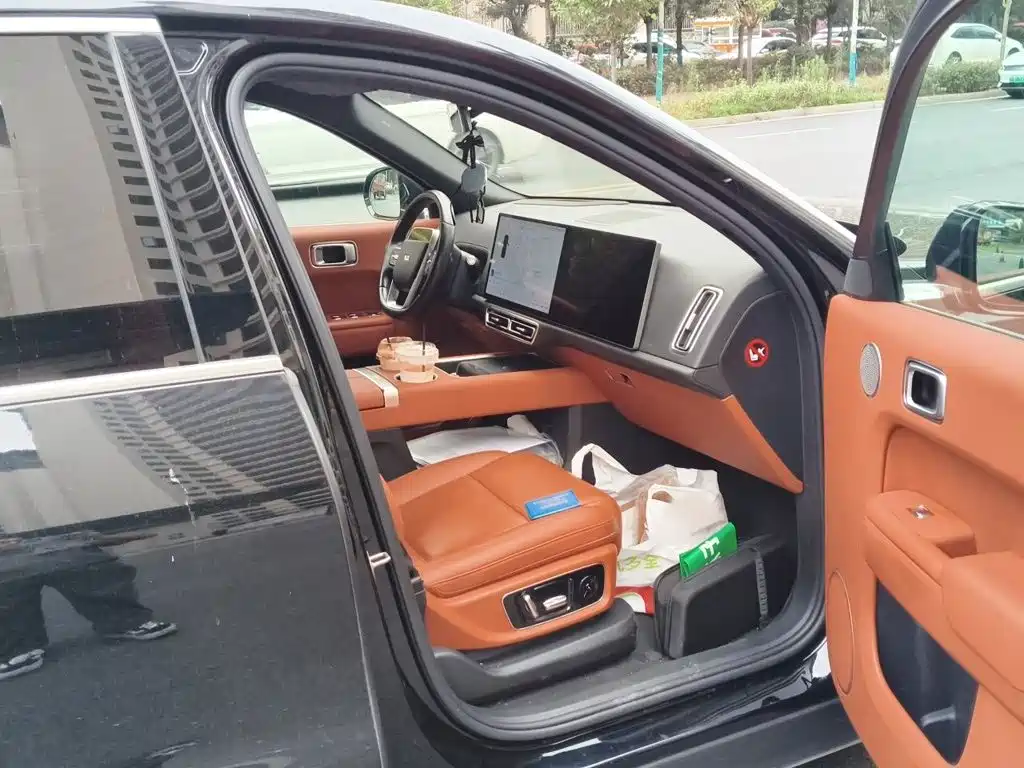 Li Auto Li L8 — миниатюра 18