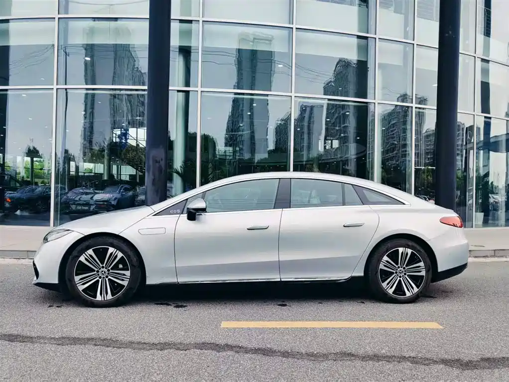 Mercedes-Benz EQS 2023 450+