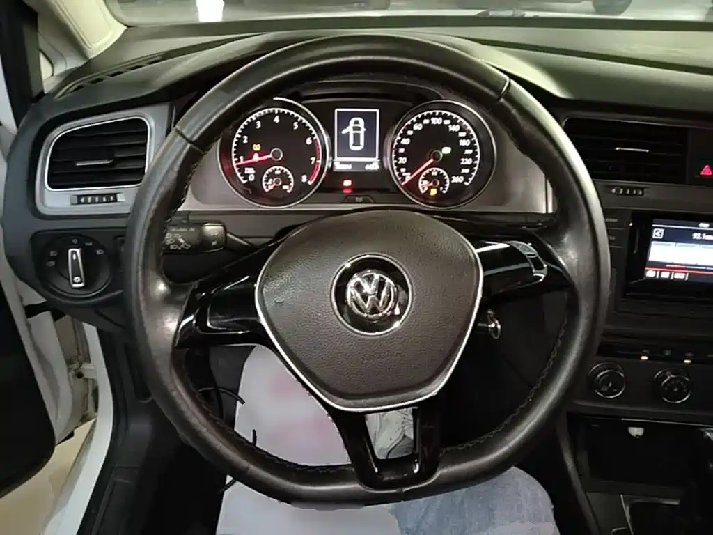 Volkswagen Golf — миниатюра 11