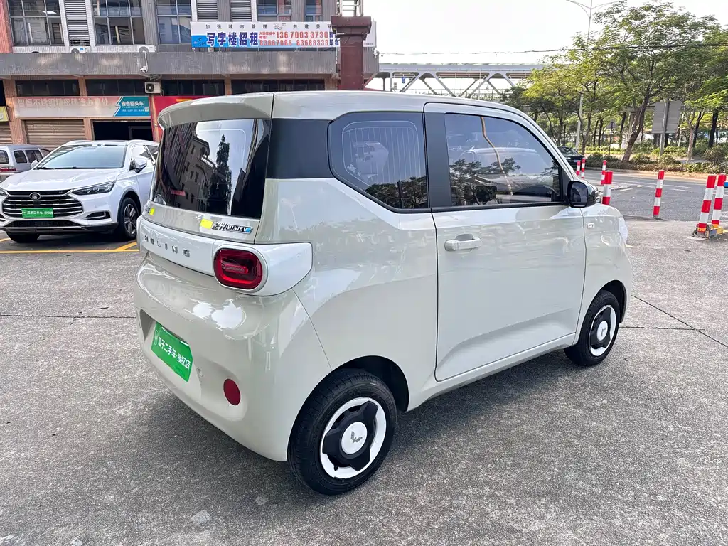 Wuling MINIEV — миниатюра 6