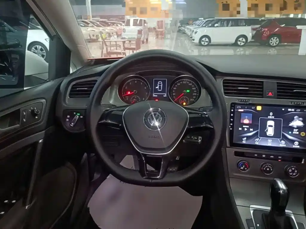 Volkswagen Golf — миниатюра 11