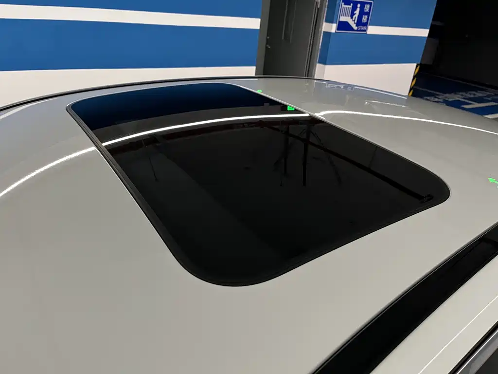 Mercedes-Benz C-Class — миниатюра 6