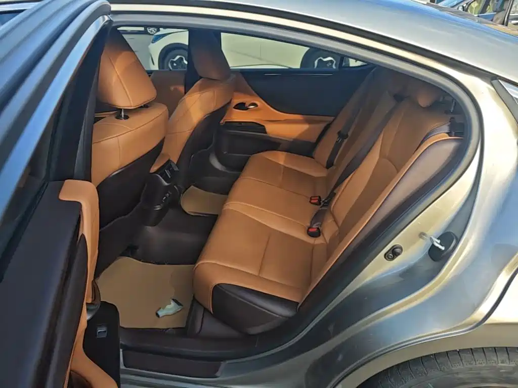Lexus ES — миниатюра 17
