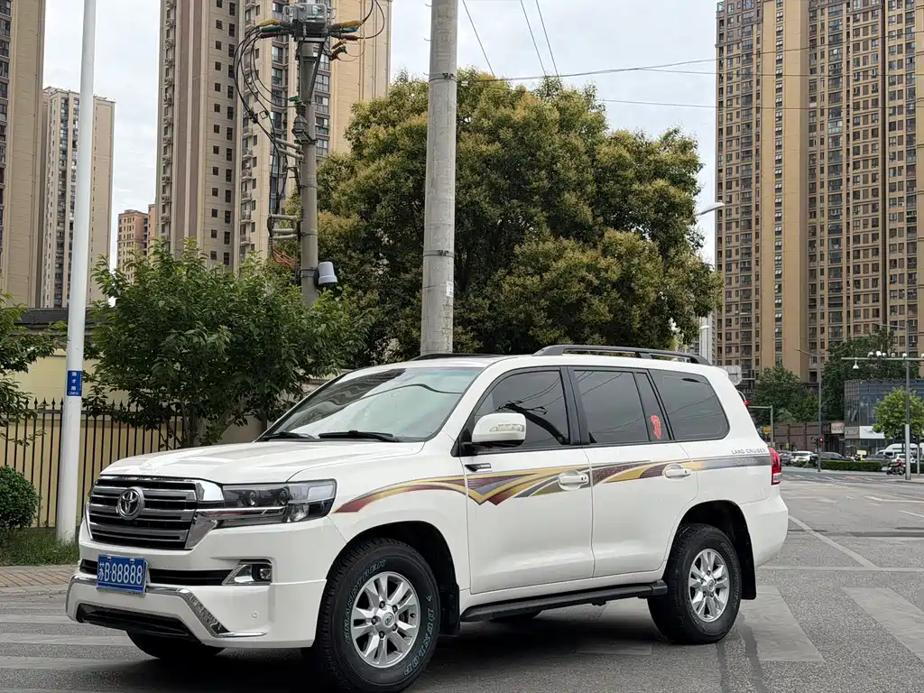 Toyota Land Cruiser 2010 4.7L AT VX