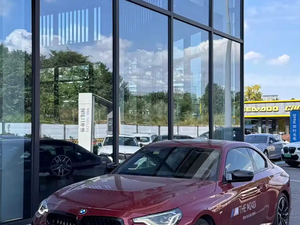 BMW M240I