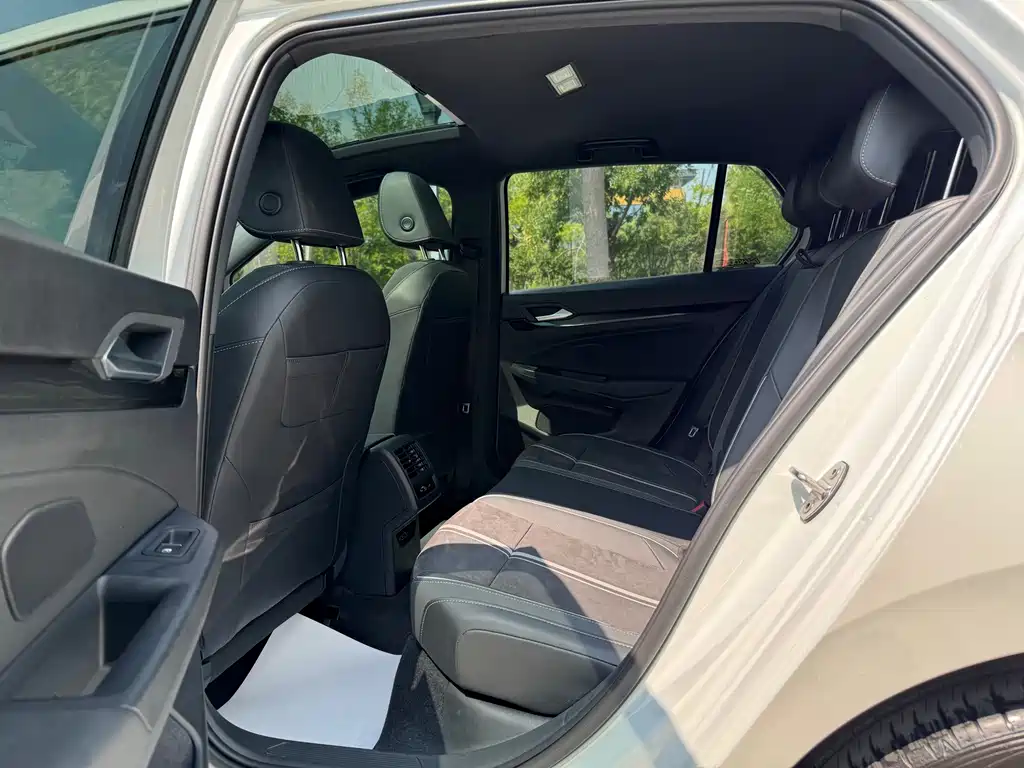 Volkswagen Golf — миниатюра 15