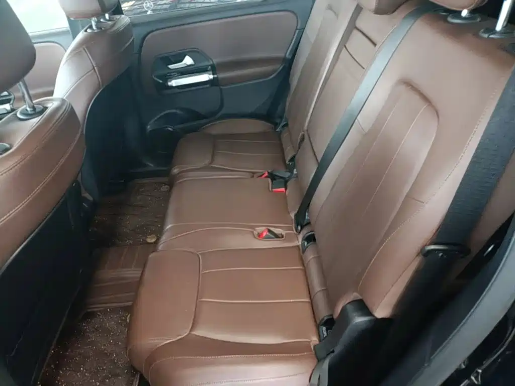 Mercedes-Benz GLB — миниатюра 17