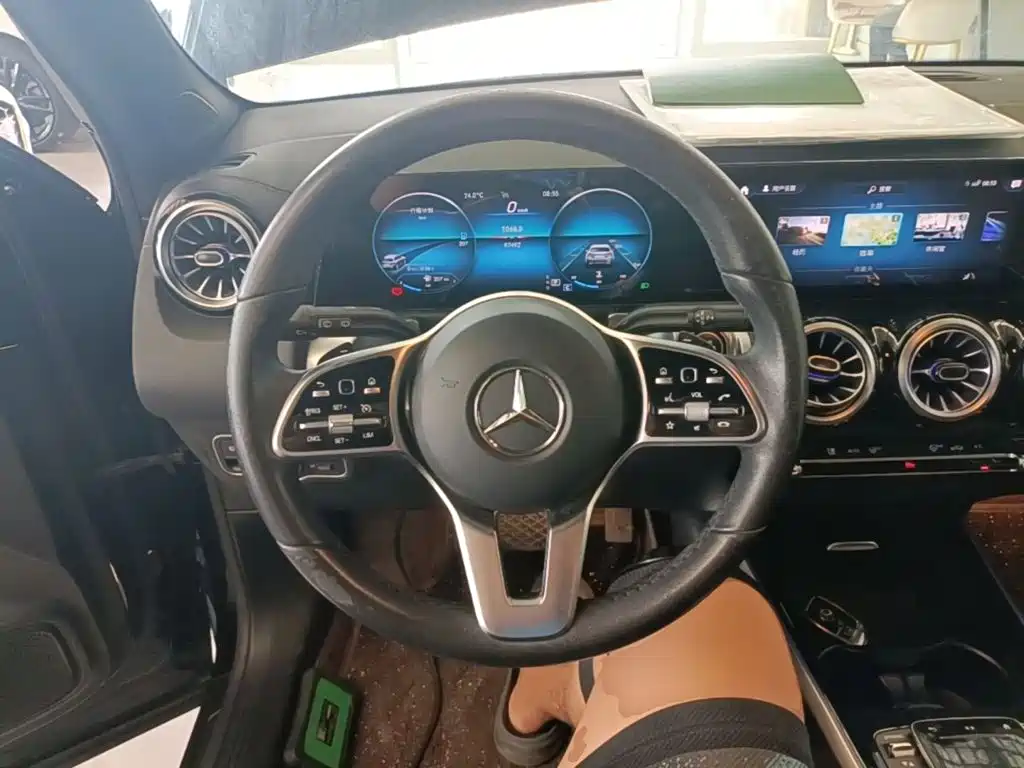 Mercedes-Benz GLB — миниатюра 11