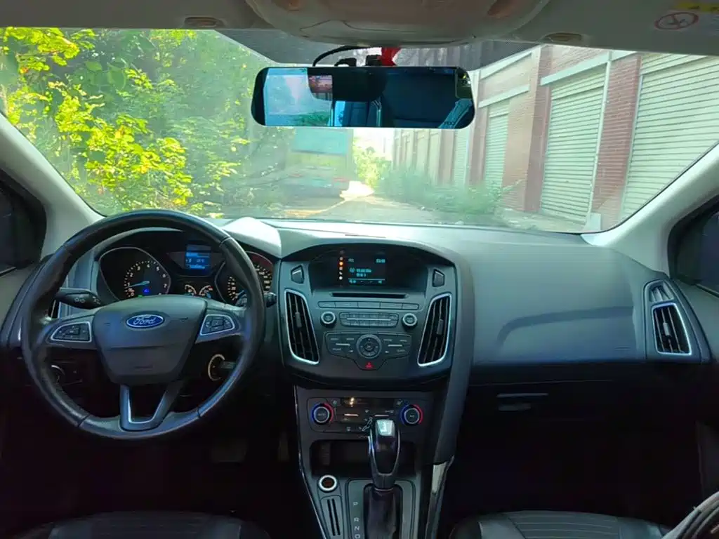 Ford Focus — миниатюра 10