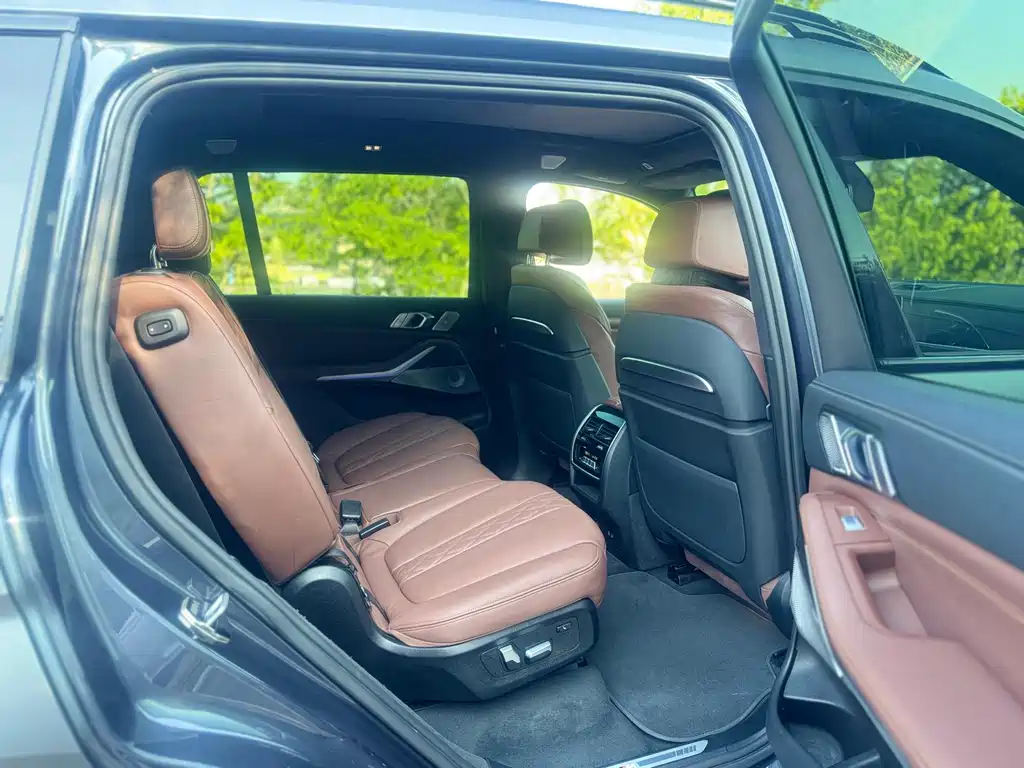 BMW X7 — миниатюра 11