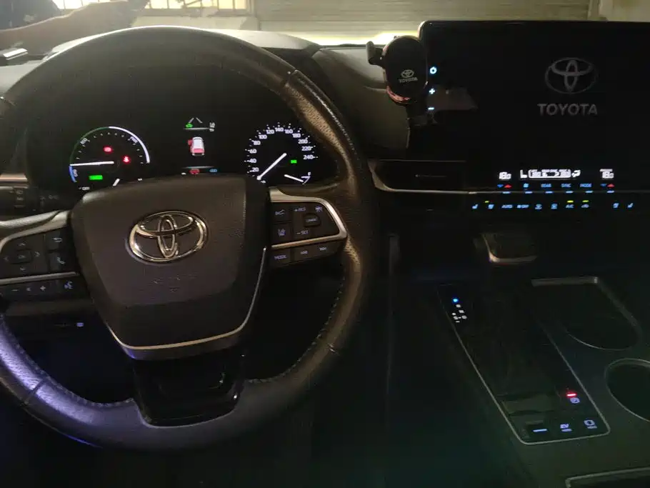 Toyota Sienna — миниатюра 12