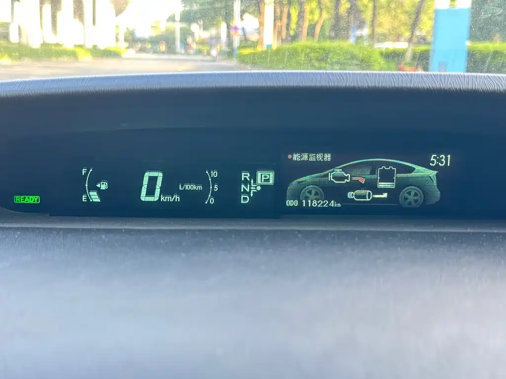 Toyota Prius — миниатюра 4