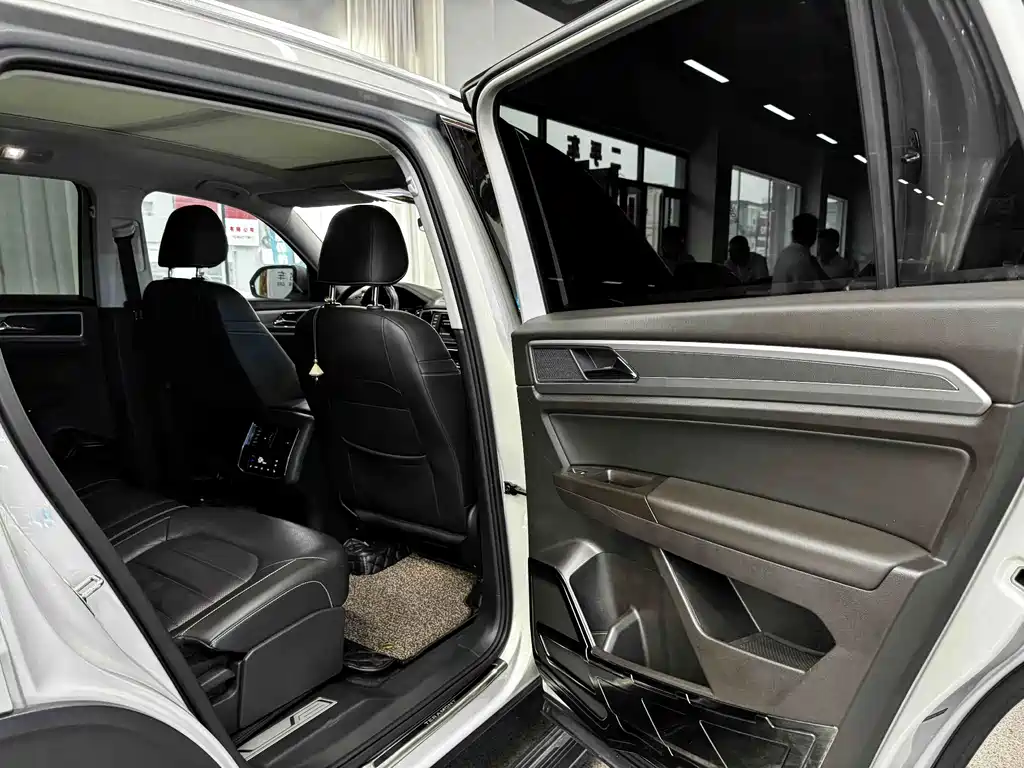 Volkswagen Teramont — миниатюра 9
