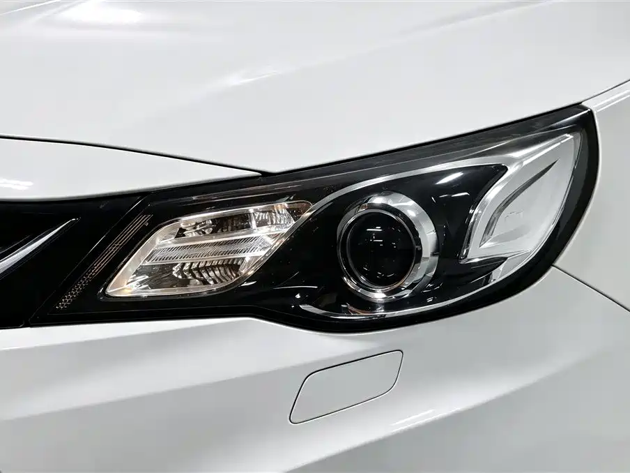 Chevrolet Malibu — миниатюра 15