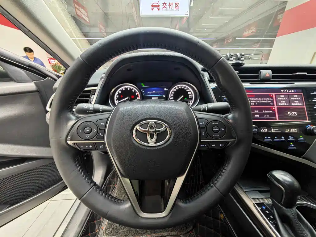 Toyota Camry — миниатюра 8
