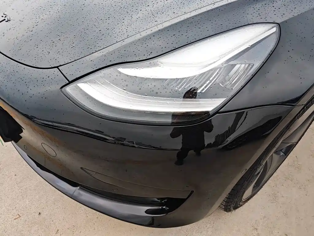 Tesla Model 3 — миниатюра 24