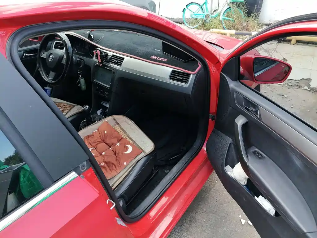 Skoda Rapid Spaceback — миниатюра 20