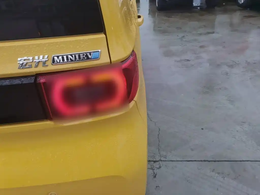 Wuling MINIEV — миниатюра 8