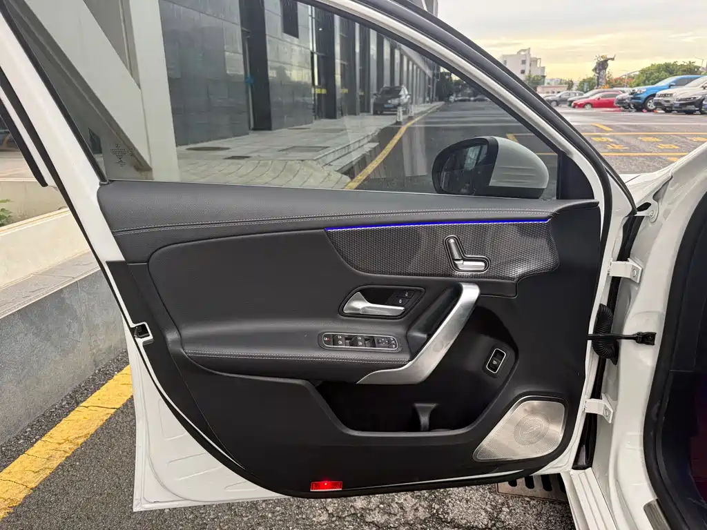 Mercedes-Benz A-Class — миниатюра 10
