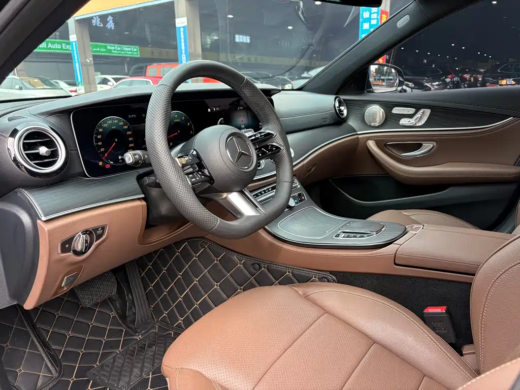 Mercedes-Benz E-Class — миниатюра 4