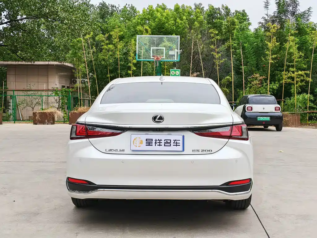 Lexus ES — миниатюра 8