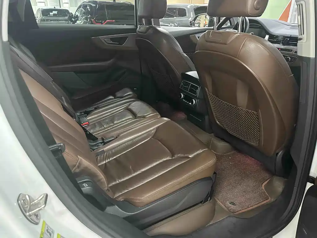 Audi Q7 — миниатюра 16