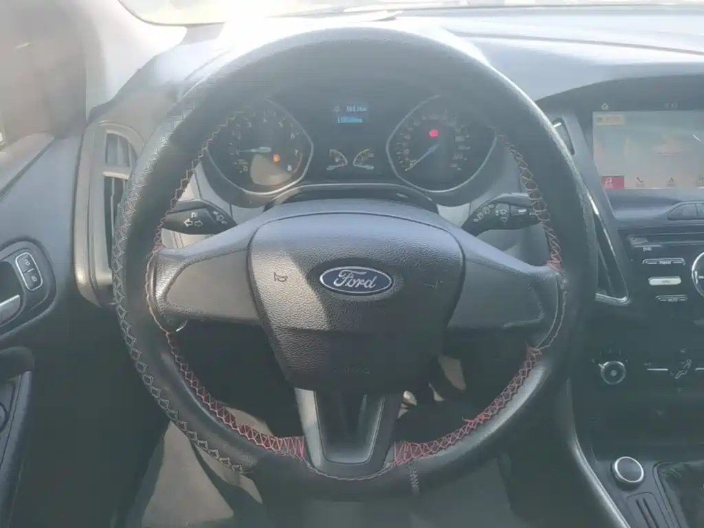 Ford Focus — миниатюра 11