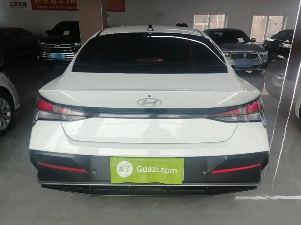 Hyundai Elantra — миниатюра 6