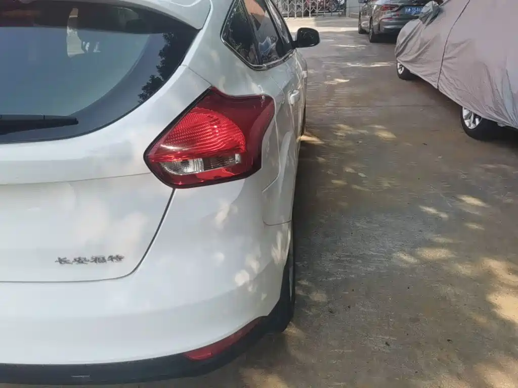 Ford Focus — миниатюра 8
