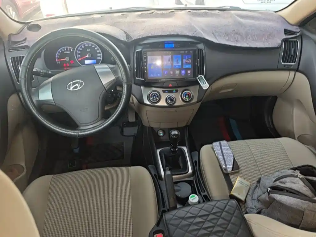 Hyundai Elantra — миниатюра 10