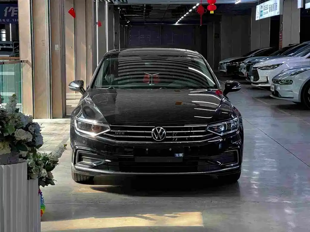 Volkswagen Magotan PHEV — миниатюра 2