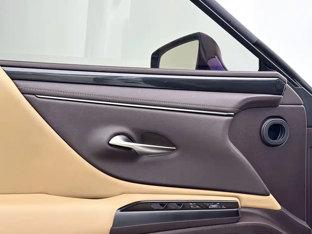 Lexus ES — миниатюра 13