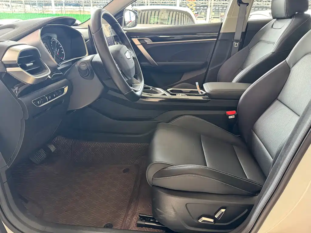 Geely Binyue — миниатюра 6